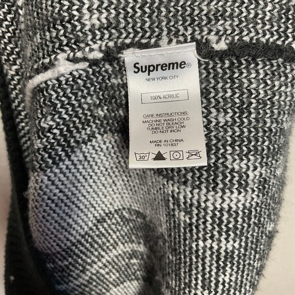 SUPREME - New York Skyline Stitch Knit Sweater White & Black FW20 sz L - Picture 7 of 8
